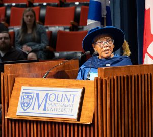 Dr. Wanda Thomas Bernard speaking to the Spring 2023 Convocation attendees
