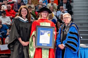 Dr. Carolyn Birnie-Porter, receiving the Alumni Part-Time Faculty Teaching Award